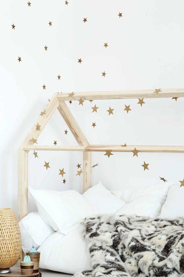 Are there any budget-friendly guided historical walks in Nottingham?